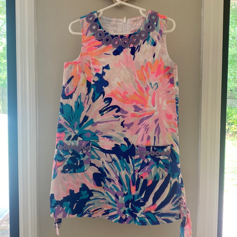 Girls Lilly Pulitzer shift dress size 6.